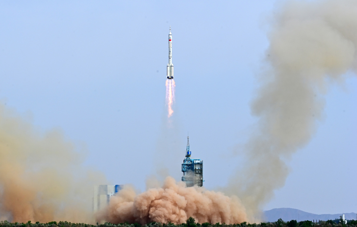 China's Shenzhou XVI manned spaceship launched