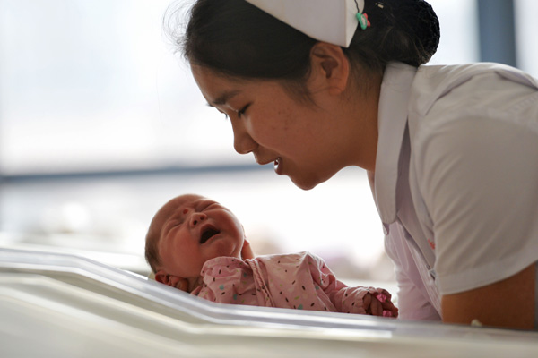 official-explains-changing-marriage-and-childbirth-trends-in-china