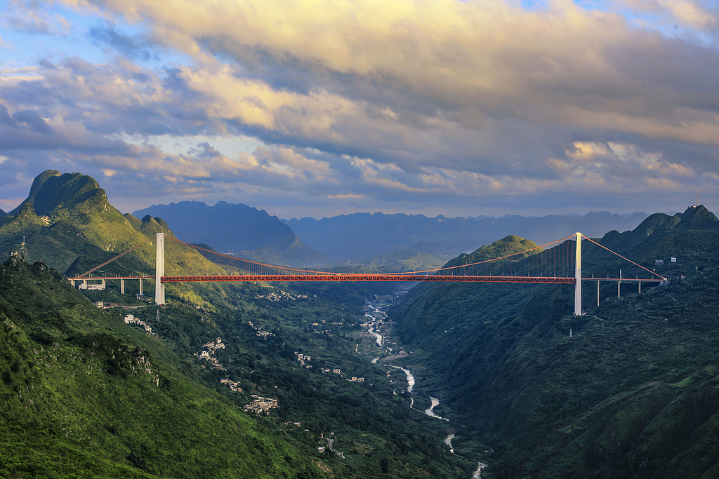 Guizhou's five record-setting bridges